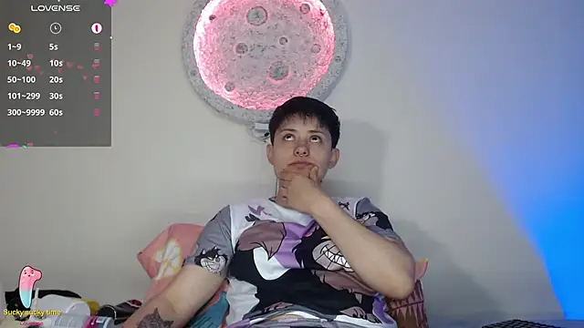 girl intense444 online show from January 5, 2025, 6:45 pm