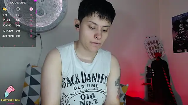 girl intense444 online show from January 16, 2025, 4:28 pm