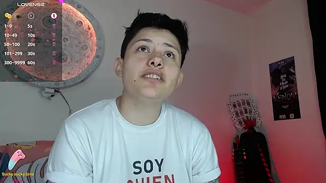 girl intense444 online show from January 22, 2025, 4:12 pm