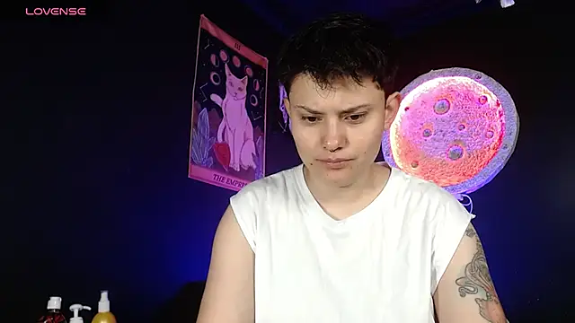 girl intense444 online show from November 8, 2025, 12:38 pm