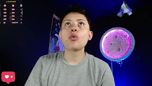 girl intense444 online show from March 17, 2026, 1:03 pm