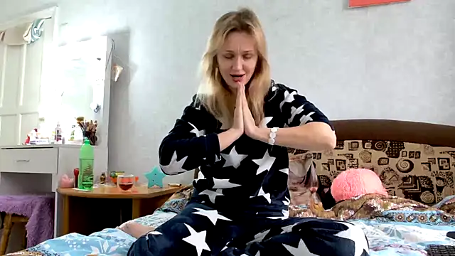 Snapshot of ModelEva chatting on January 25, 2025, 9:47 am ModelEva online show from January 25, 2025, 9:47 am