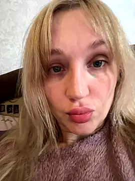 Snapshot of ModelEva chatting on October 1, 2025, 8:53 am ModelEva online show from October 1, 2025, 8:53 am