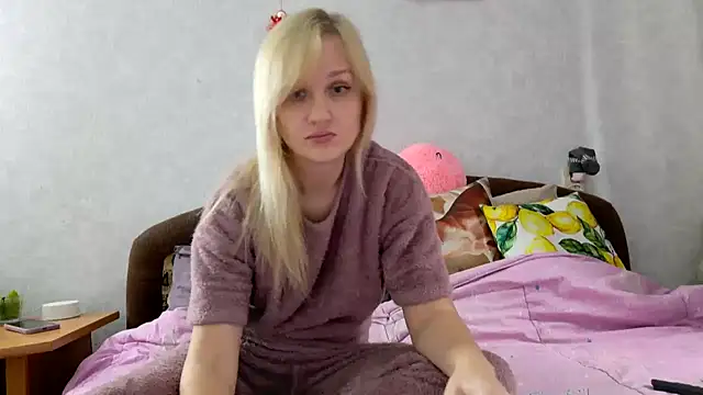 Snapshot of ModelEva chatting on October 9, 2025, 8:34 am ModelEva online show from October 9, 2025, 8:34 am