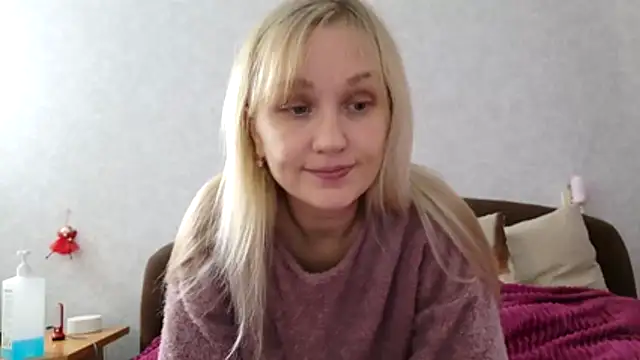 Snapshot of ModelEva chatting on October 21, 2025, 9:32 am ModelEva online show from October 21, 2025, 9:32 am