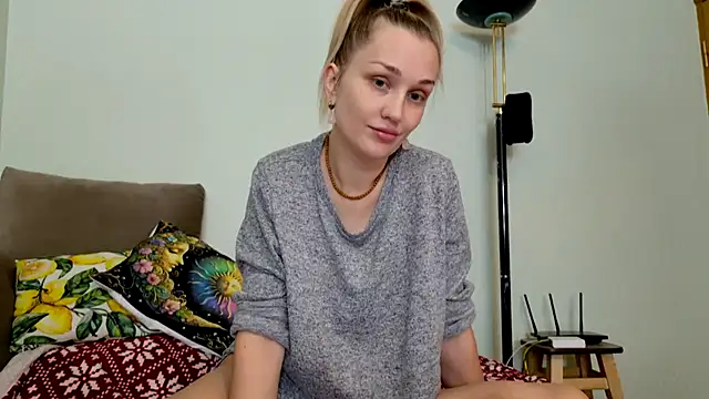 Snapshot of ModelEva chatting on November 29, 2025, 11:24 am ModelEva online show from November 29, 2025, 11:24 am