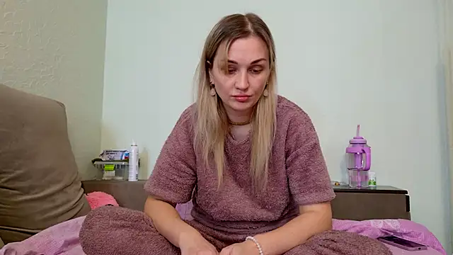 Snapshot of ModelEva chatting on February 15, 2026, 11:08 am ModelEva online show from February 15, 2026, 11:08 am