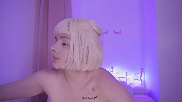 Snapshot of bella_adams_ chatting on January 6, 2026, 10:34 pm bella adams online show from January 6, 2026, 10:34 pm