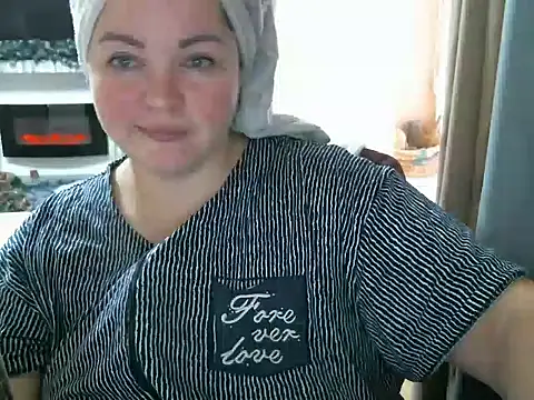 Snapshot of cute__cherry chatting on December 12, 2024, 11:07 am cute  cherry online show from December 12, 2024, 11:07 am