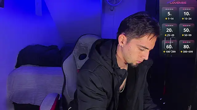 Snapshot of Alex_smith00 chatting on January 13, 2026, 11:10 pm Alex smith00 online show from January 13, 2026, 11:10 pm