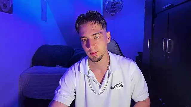 Snapshot of Alex_smith00 chatting on February 9, 2026, 6:23 pm Alex smith00 online show from February 9, 2026, 6:23 pm