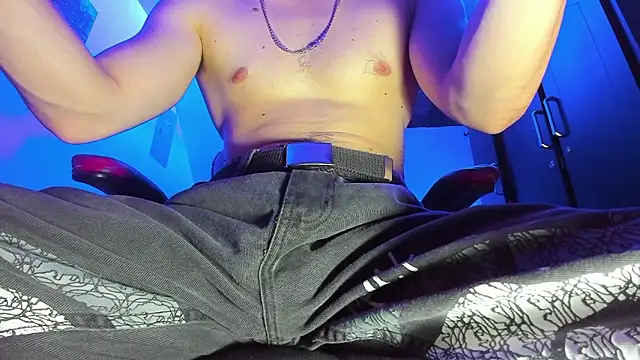 Snapshot of Alex_smith00 chatting on February 12, 2026, 6:36 pm Alex smith00 online show from February 12, 2026, 6:36 pm