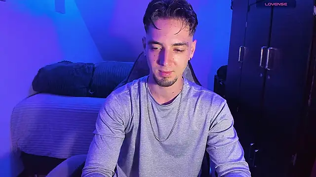 Snapshot of Alex_smith00 chatting on February 13, 2026, 4:47 pm Alex smith00 online show from February 13, 2026, 4:47 pm