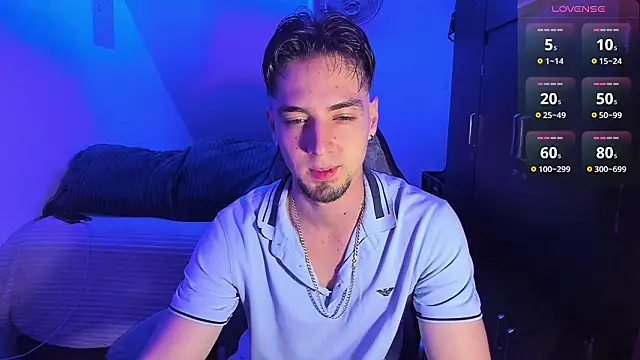 Snapshot of Alex_smith00 chatting on February 19, 2026, 12:17 am Alex smith00 online show from February 19, 2026, 12:17 am