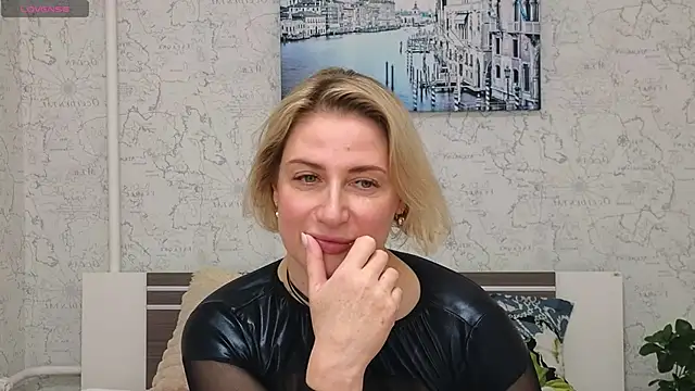 Lady Murenza online show from February 17, 2025, 10:25 pm