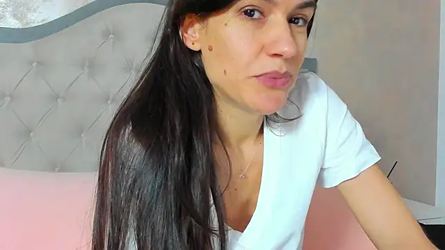 JennaMyers online show from November 18, 2025, 8:24 pm