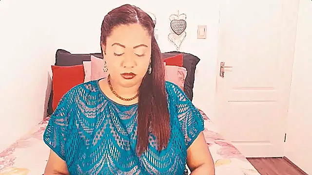 Snapshot of Indianlust69 chatting on December 11, 2024, 8:36 am Indianlust69 online show from December 11, 2024, 8:36 am