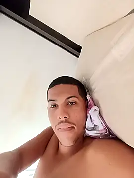 Vinicius5890 online show from April 23, 2026, 5:59 pm