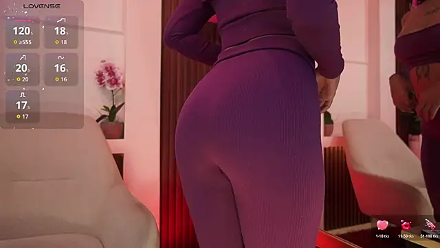 MaddyWattson online show from November 27, 2025, 11:23 am