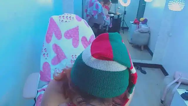 Snapshot of sarah_lovesu chatting on December 11, 2024, 11:54 pm sarah lovesu online show from December 11, 2024, 11:54 pm