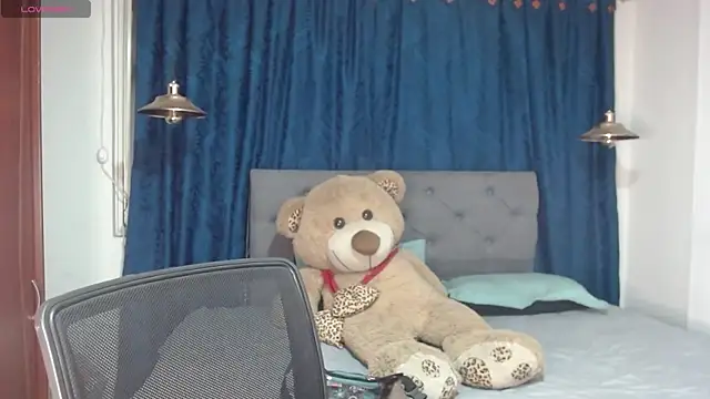 Snapshot of sarah_lovesu chatting on September 22, 2025, 8:33 pm sarah lovesu online show from September 22, 2025, 8:33 pm