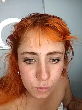 Snapshot of sarah_lovesu chatting on September 27, 2025, 2:33 pm sarah lovesu online show from September 27, 2025, 2:33 pm