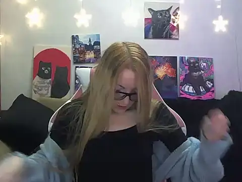 SecretSophia online show from November 7, 2025, 4:29 pm