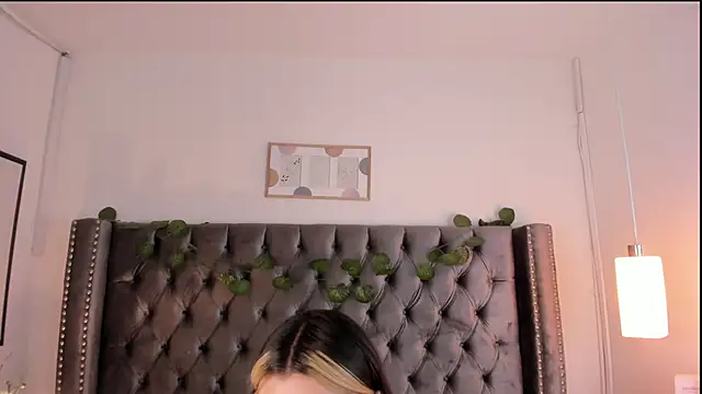 Kim Blane online show from March 21, 2025, 4:06 am