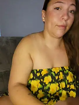 Snapshot of VickyHoult chatting on November 2, 2025, 10:12 pm VickyHoult online show from November 2, 2025, 10:12 pm