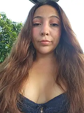 Snapshot of VickyHoult chatting on November 6, 2025, 9:59 pm VickyHoult online show from November 6, 2025, 9:59 pm