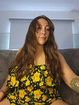 Snapshot of VickyHoult chatting on December 17, 2025, 8:04 pm VickyHoult online show from December 17, 2025, 8:04 pm