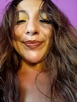 Snapshot of VickyHoult chatting on February 1, 2026, 9:02 pm VickyHoult online show from February 1, 2026, 9:02 pm