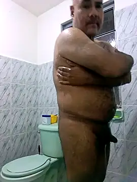 Snapshot of PhillDrake11 chatting on November 1, 2025, 4:14 am PhillDrake11 online show from November 1, 2025, 4:14 am