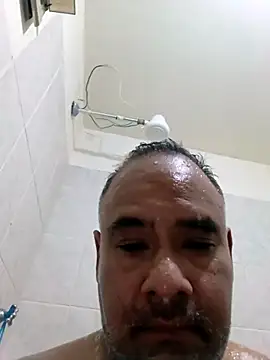 Snapshot of PhillDrake11 chatting on December 17, 2025, 5:13 am PhillDrake11 online show from December 17, 2025, 5:13 am