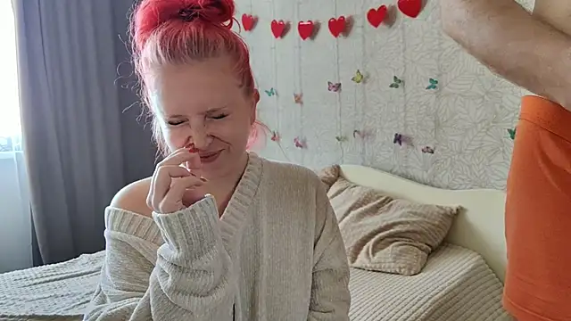 Snapshot of GenrikhBecca chatting on October 16, 2025, 7:53 am GenrikhBecca online show from October 16, 2025, 7:53 am