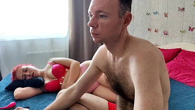 Snapshot of GenrikhBecca chatting on November 29, 2025, 7:33 am GenrikhBecca online show from November 29, 2025, 7:33 am