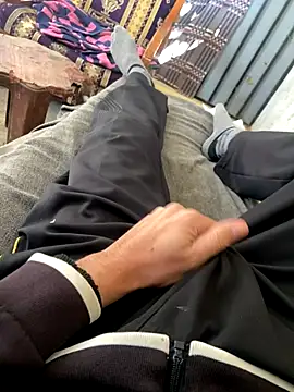 Snapshot of stevesaa chatting on November 16, 2025, 11:27 am stevesaa online show from November 16, 2025, 11:27 am