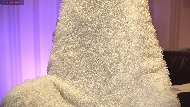 Danielle Thomas online show from December 21, 2024, 6:09 am