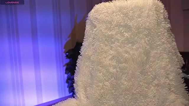 Danielle Thomas online show from January 10, 2025, 1:20 pm