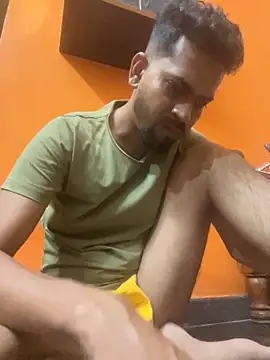 arhan3043 online show from September 18, 2025, 3:03 pm