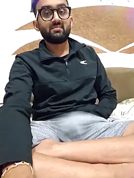 Snapshot of love4shownude chatting on February 18, 2026, 6:37 pm love4shownude online show from February 18, 2026, 6:37 pm