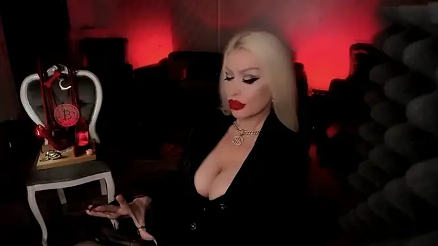 Snapshot of GreedyFinDom chatting on December 20, 2024, 3:36 am GreedyFinDom online show from December 20, 2024, 3:36 am