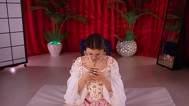 KittyCaitlin online show from October 15, 2025, 5:24 pm