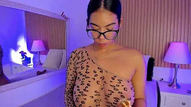 GenesisRuiz online show from March 8, 2025, 9:40 pm