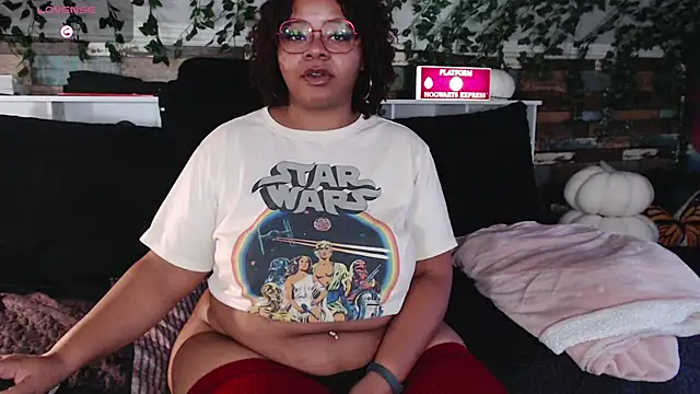 Snapshot of -khayaparker chatting on December 23, 2024, 10:12 pm -khayaparker online show from December 23, 2024, 10:12 pm