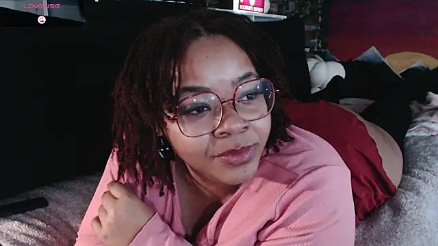 Snapshot of -khayaparker chatting on December 27, 2024, 9:54 pm -khayaparker online show from December 27, 2024, 9:54 pm