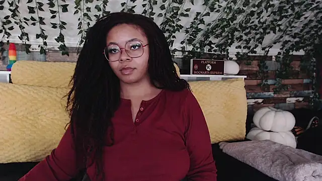 Snapshot of -khayaparker chatting on February 12, 2025, 1:41 am -khayaparker online show from February 12, 2025, 1:41 am