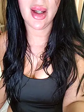 Snapshot of Queen_sousou chatting on April 25, 2026, 1:52 pm Queen sousou online show from April 25, 2026, 1:52 pm