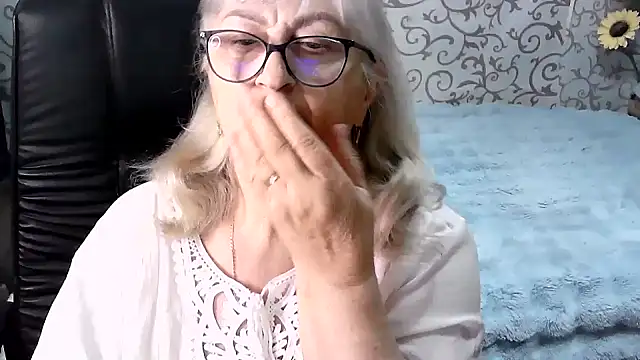 LolkaAlyss online show from September 18, 2025, 6:21 pm