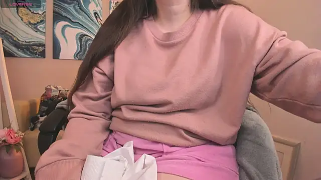 Snapshot of BattyMoll chatting on January 2, 2025, 8:35 pm BattyMoll online show from January 2, 2025, 8:35 pm